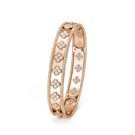 Perlée clovers bracelet, 18K rose gold, round diamonds, medium model.
