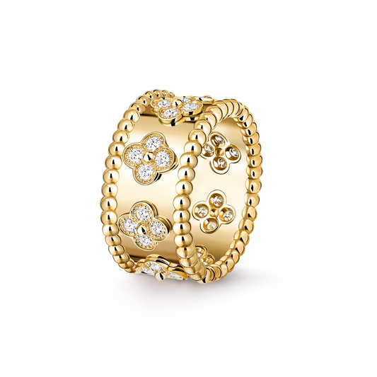 Perlée clovers ring, 18K yellow gold, round diamonds, medium model.