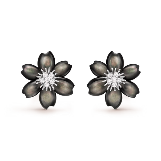 Rose de Noël earrings, small model, rhodium plated 18K white gold, gray mother-of-pearl, round diamonds.