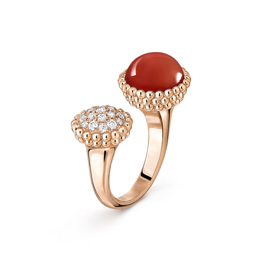 Perlée couleurs Between the Finger ring, 18K rose gold, carnelian, round diamonds.