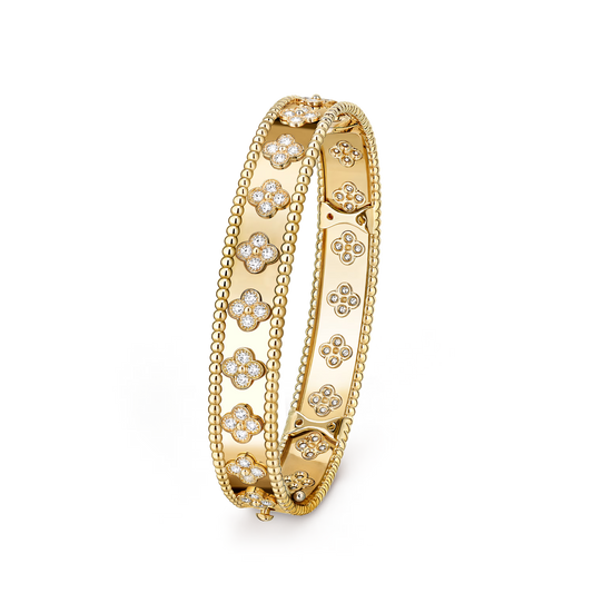 Perlée clovers bracelet, 18K yellow gold, round diamonds, medium model.