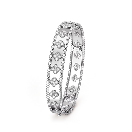 Perlée clovers bracelet, rhodium plated 18K white gold, round diamonds, medium model.