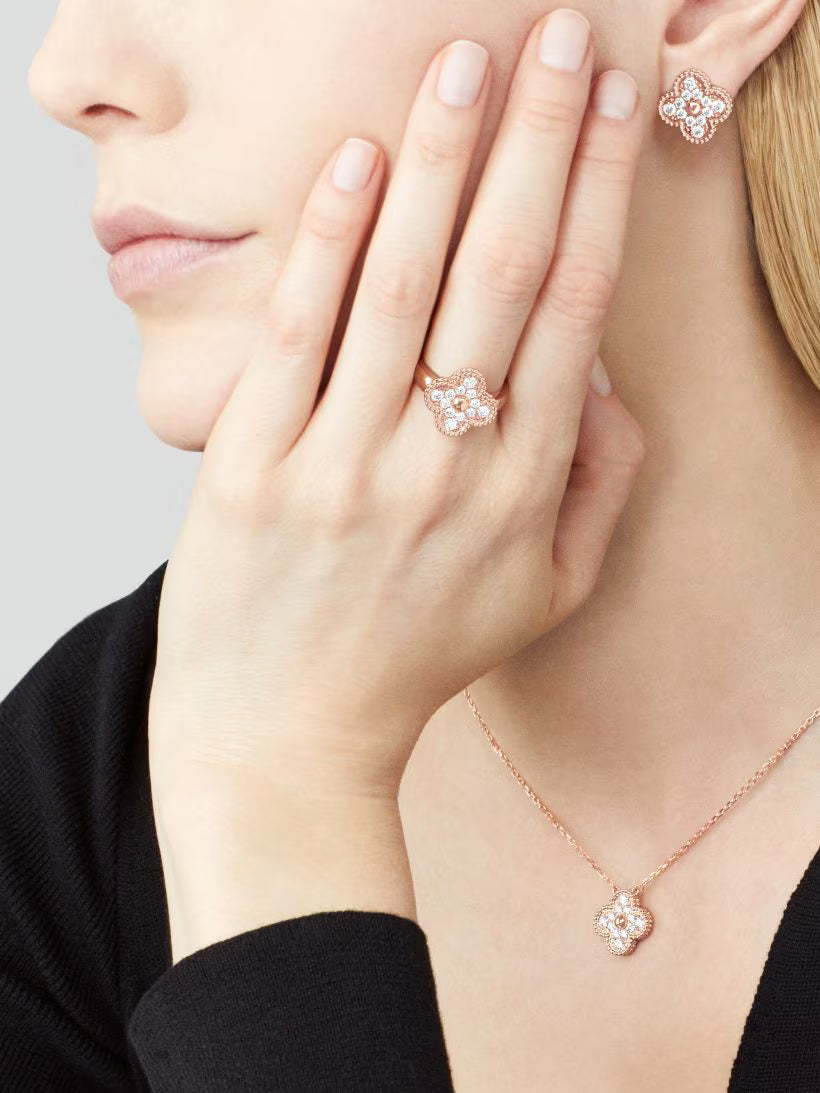 Vintage Alhambra ring, 18K rose gold, round diamonds