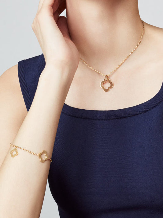 Byzantine Alhambra pendant, large model, 18K yellow gold.