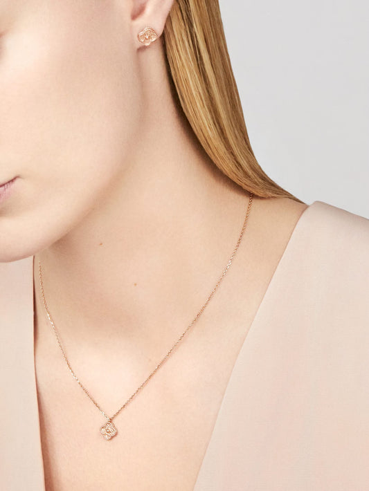 Sweet Alhambra pendant, 18K rose gold.