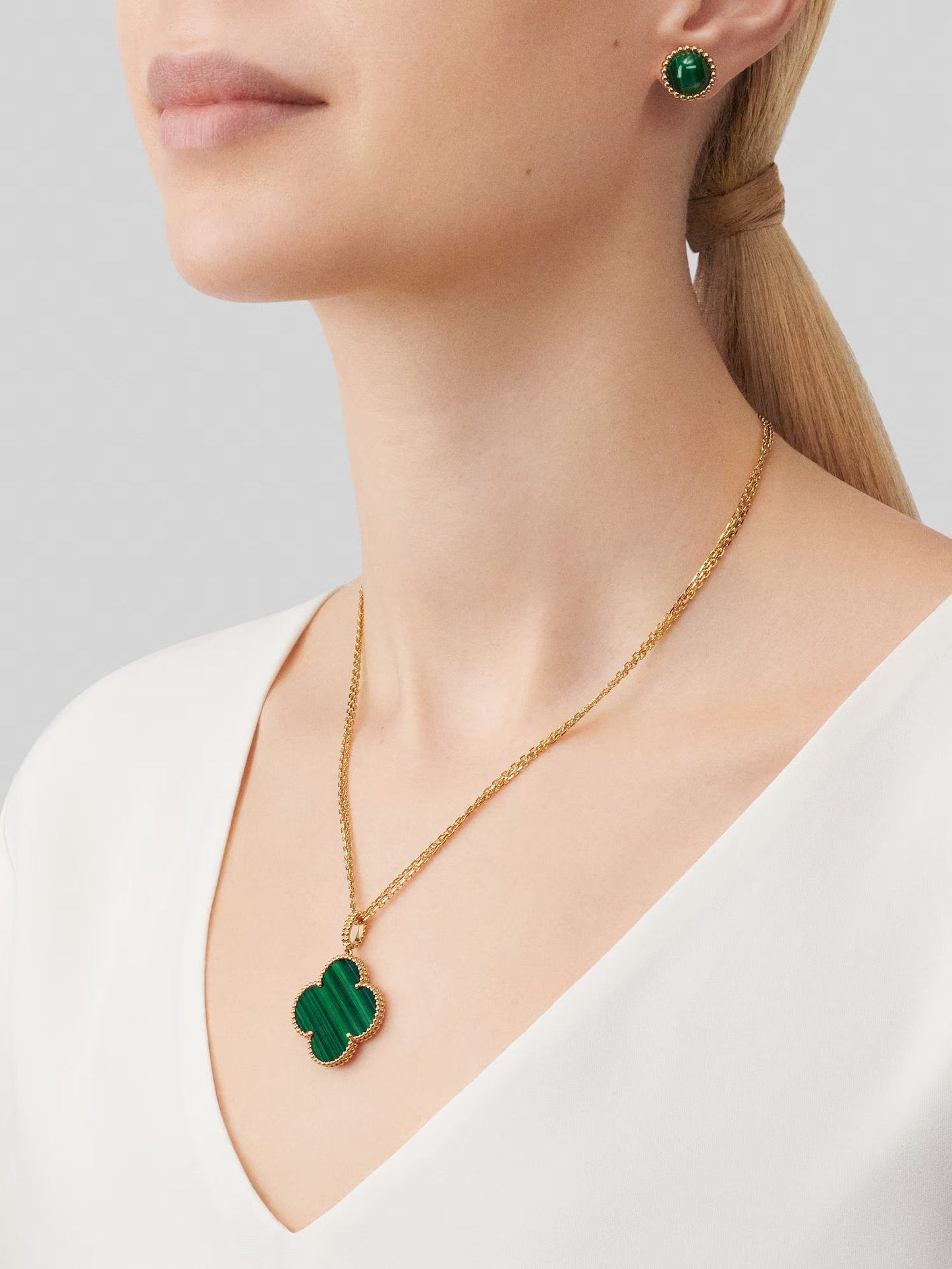 Magic Alhambra long necklace, 1 motif, 18K yellow gold, malachite.