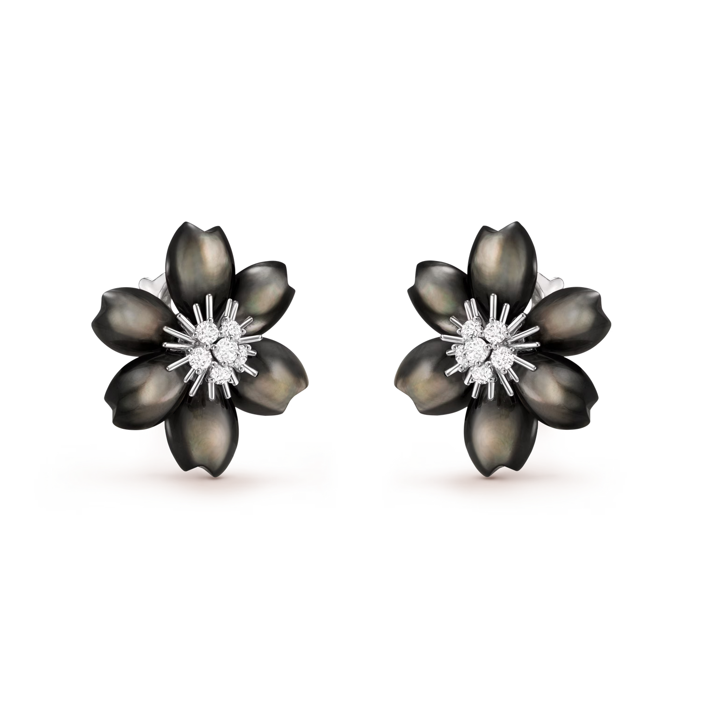 Rose de Noël earrings, small model, rhodium plated 18K white gold, gray mother-of-pearl, round diamonds.