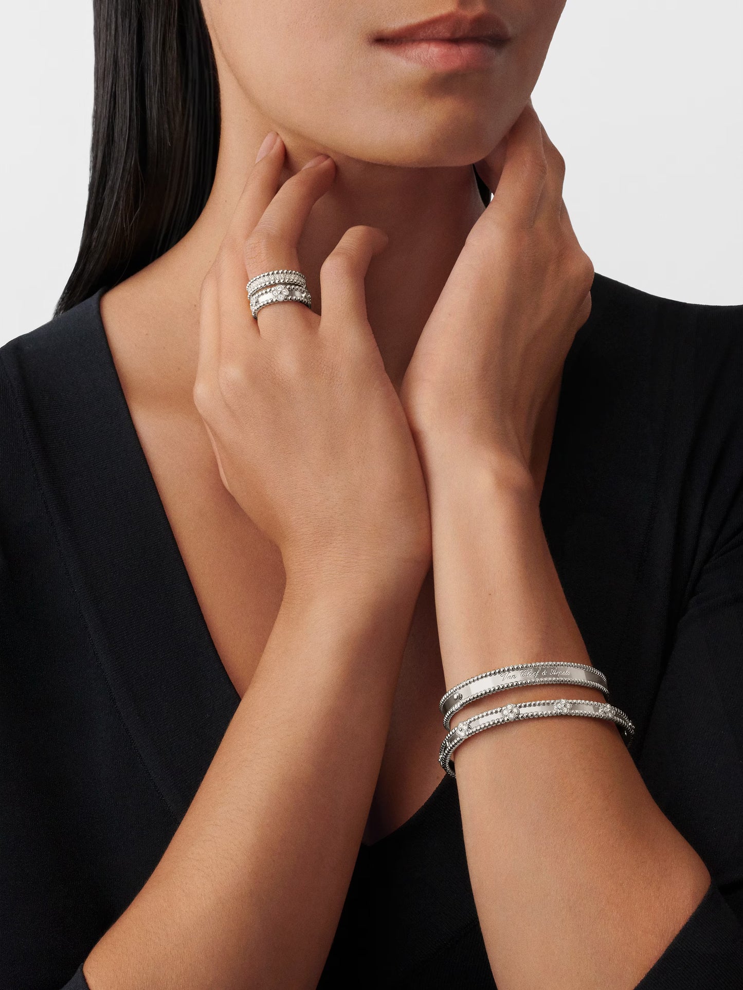 Perlée diamonds ring, 1 row, rhodium plated 18K white gold, round diamonds.