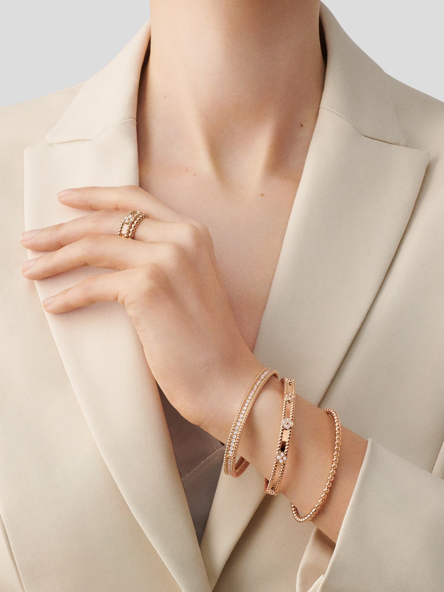 Perlée pearls of gold ring, medium model, 18K rose gold.