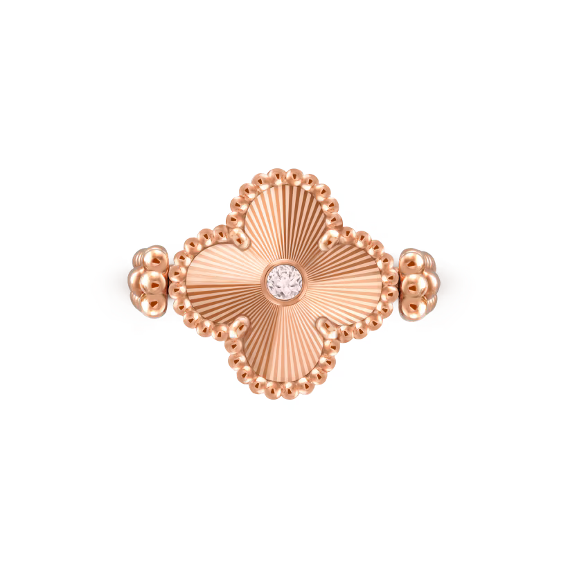 Vintage Alhambra reversible ring, guilloché 18K rose gold, carnelian, diamond