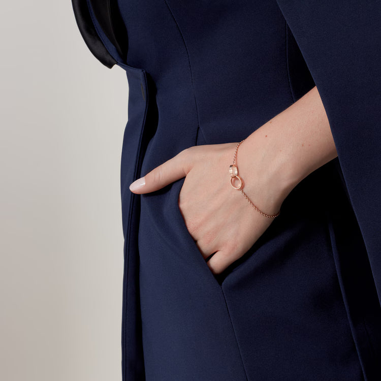 LOVE bracelet, on chain. 18k GOLD