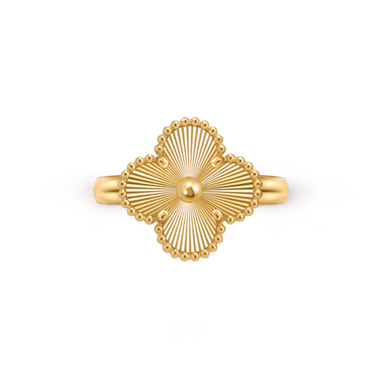 Vintage Alhambra ring, guilloché 18K yellow gold.