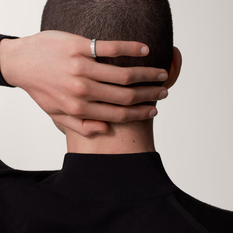 LOVE ring, small model, paved. 18k GOLD