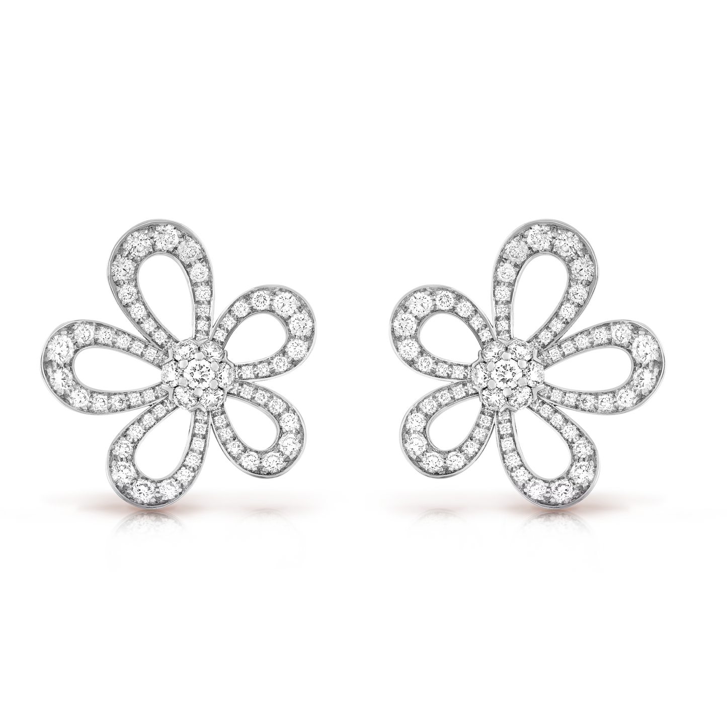 Flowerlace earrings, Rhodium plated 18K white gold, diamonds.