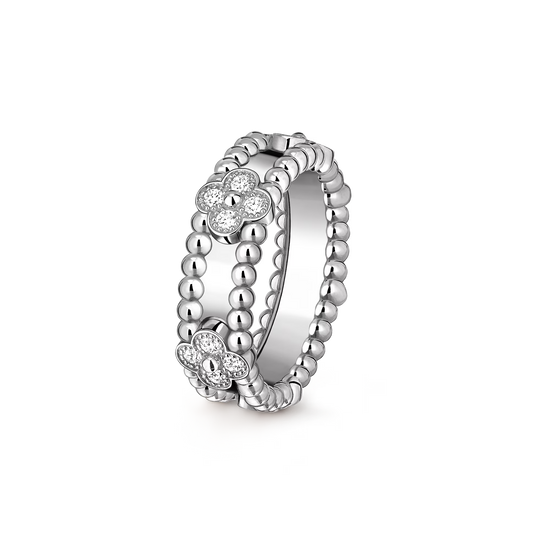 Perlée sweet clovers ring, rhodium plated 18K white gold, round diamonds.