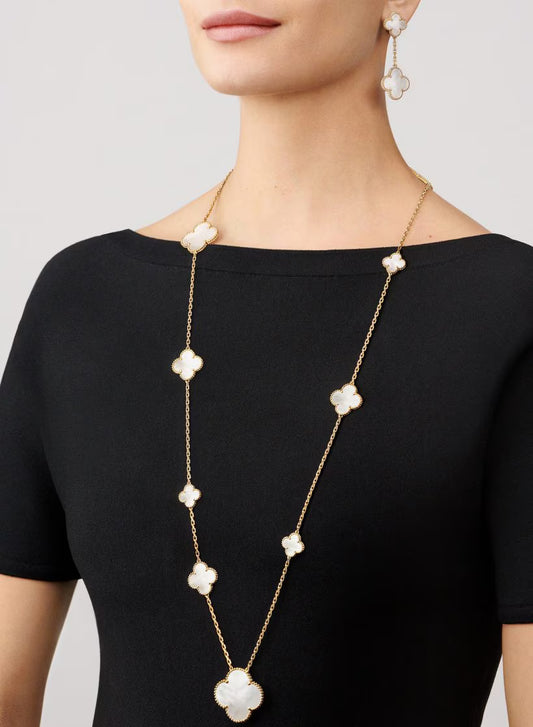 Magic Alhambra earrings, 2 motifs, 18K yellow gold, white mother-of-pearl.