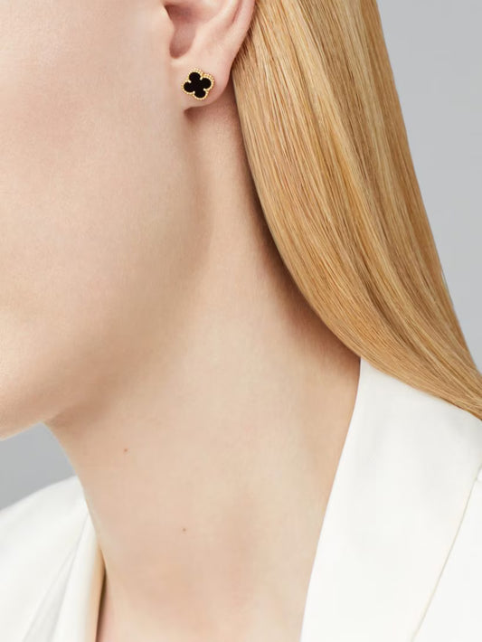 Sweet Alhambra earstuds, 18K yellow gold, onyx.