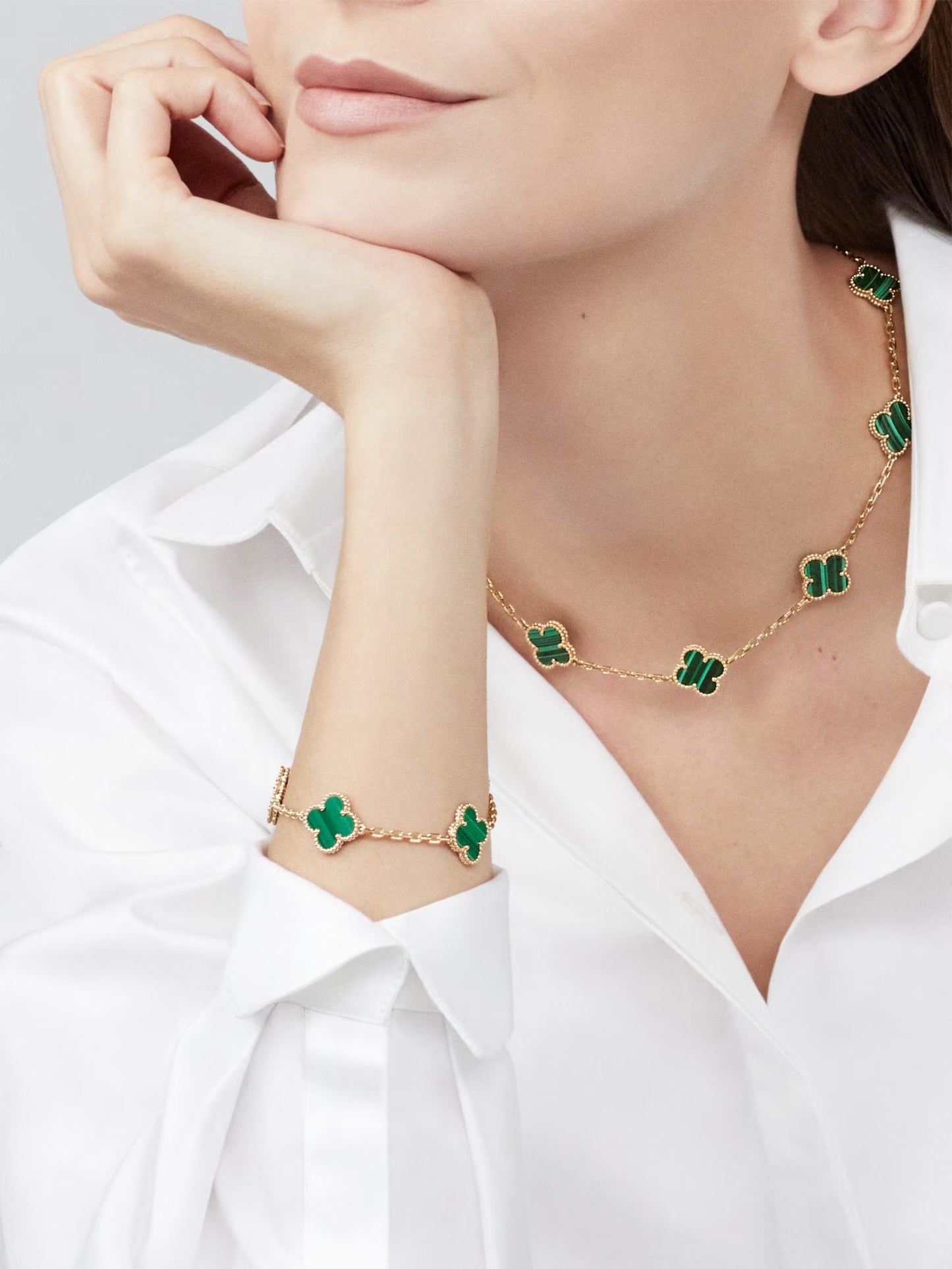 Vintage Alhambra necklace, 10 motifs, 18K yellow gold, malachite.