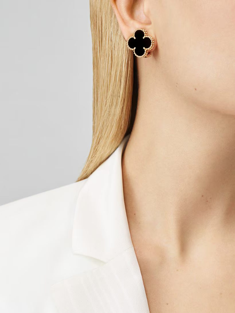 Magic Alhambra earrings, 18K yellow gold, onyx.