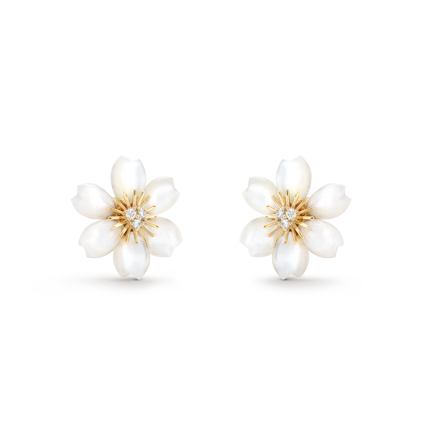 Rose de Noël earrings, mini model, 18K yellow gold, white mother-of-pearl, round diamonds.