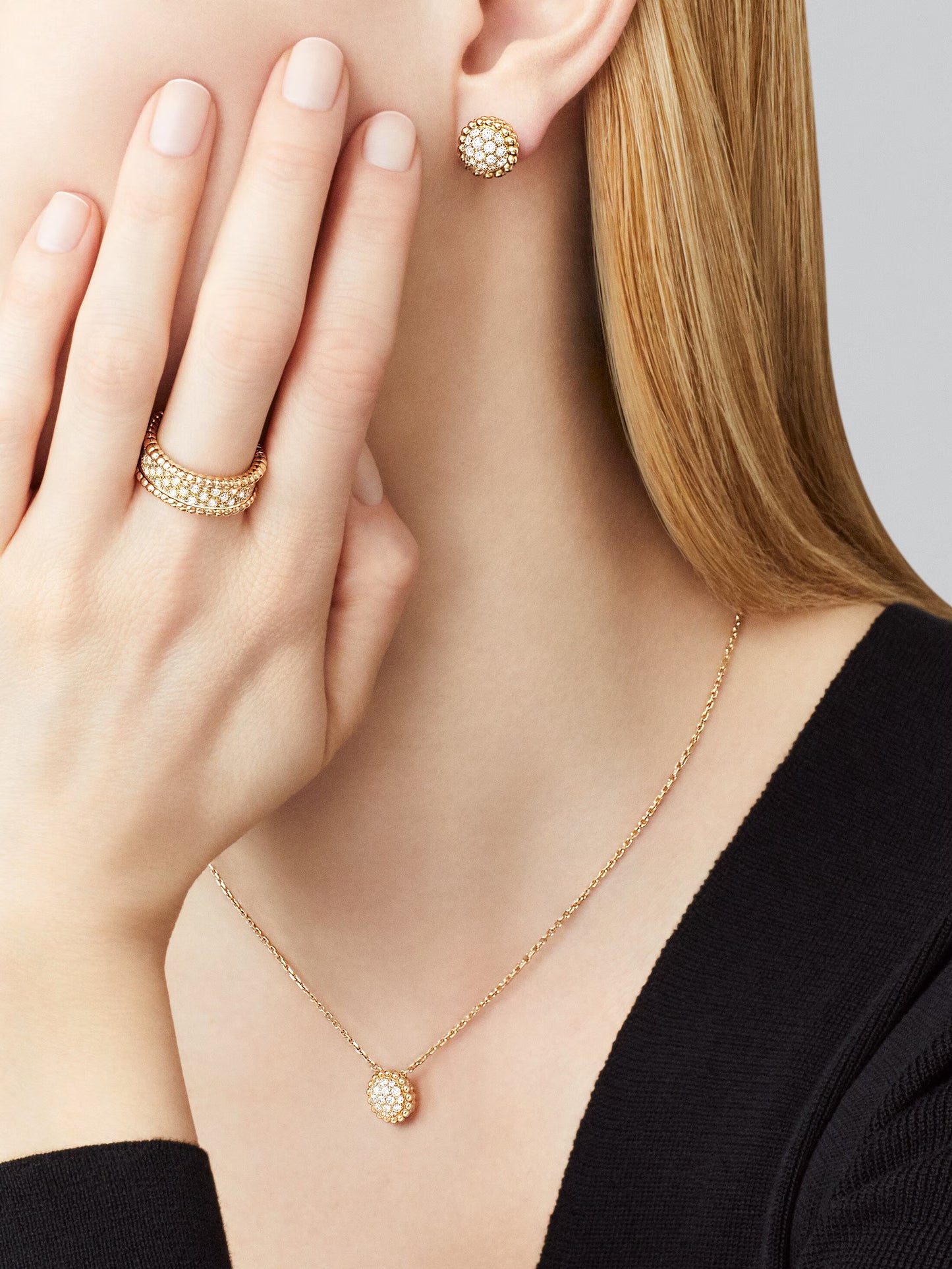 Perlée diamonds ring, 3 rows, 18K yellow gold, round diamonds.
