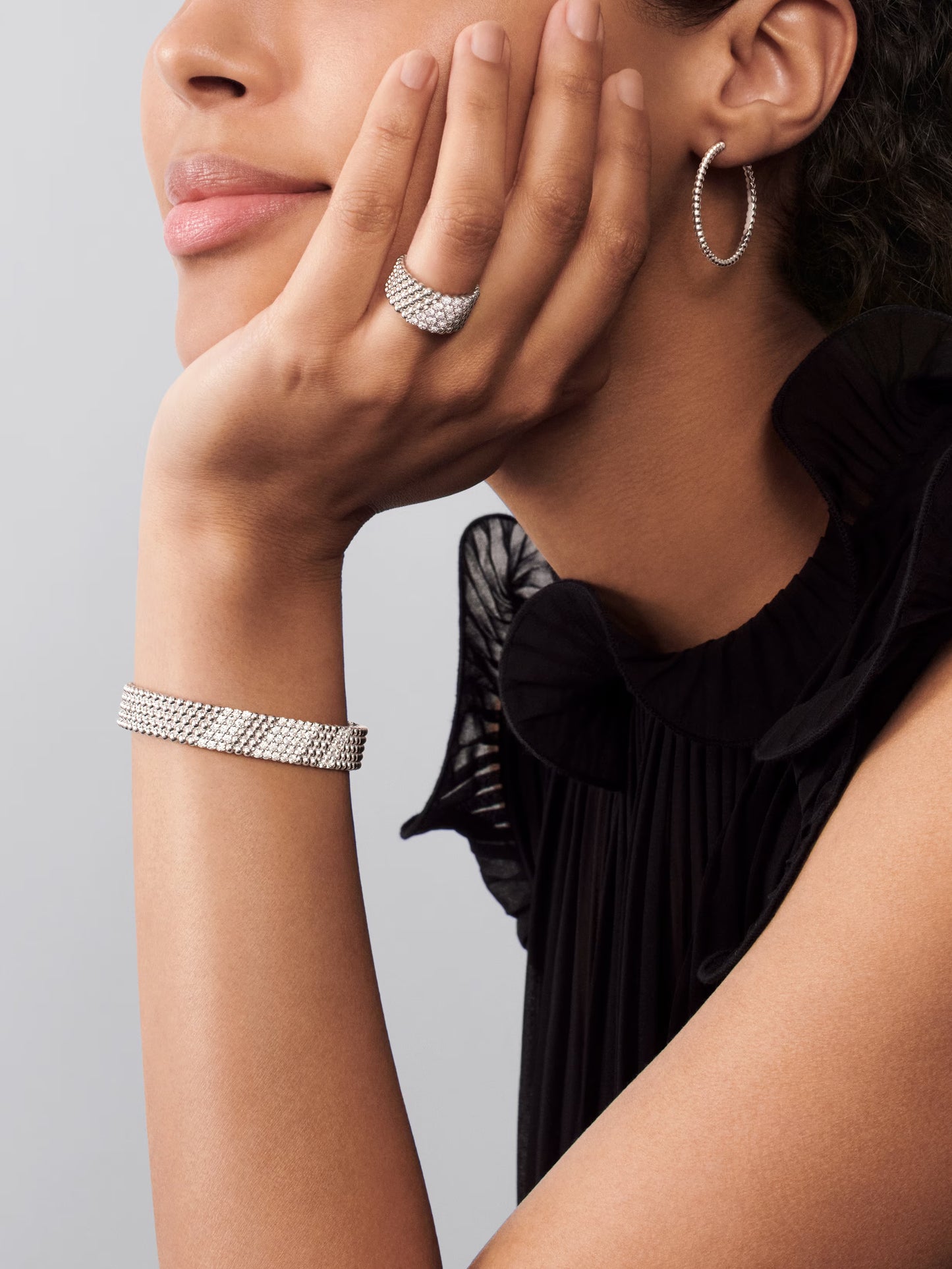 Perlée pearls of gold hoop earrings, rhodium plated 18K white gold, small model.