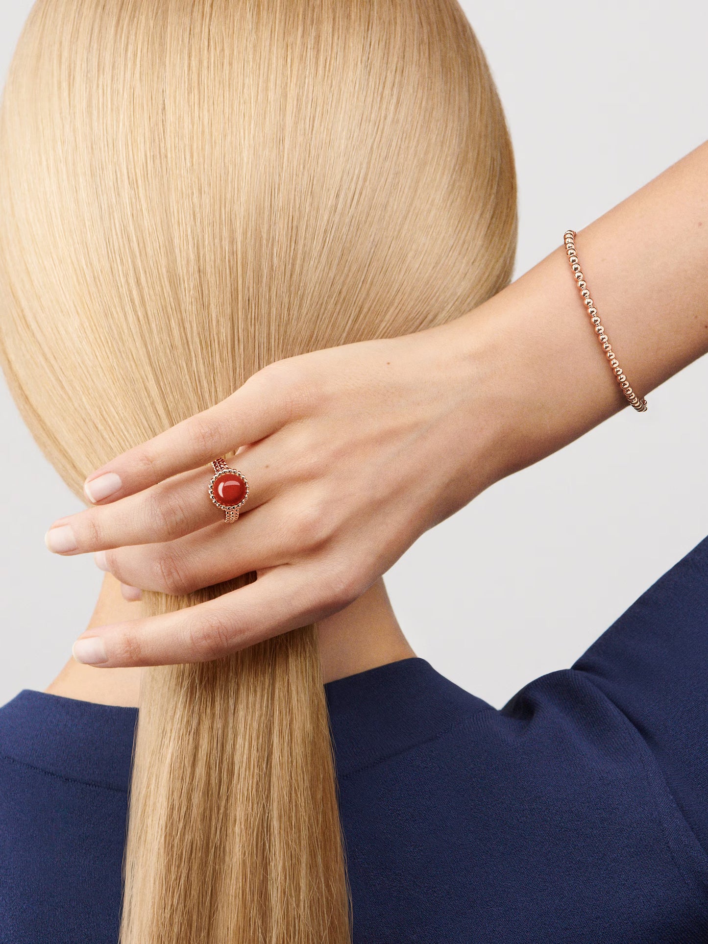 Perlée couleurs ring, 18K rose gold, carnelian.