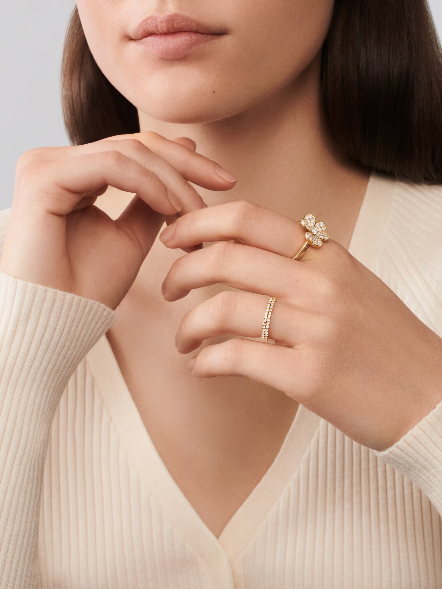 Frivole ring, 1 flower, small model, 18K yellow gold, round diamonds.