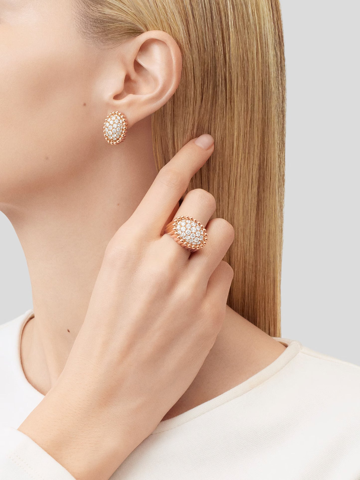 Perlée diamonds pavé ring, 18K rose gold, round diamonds.