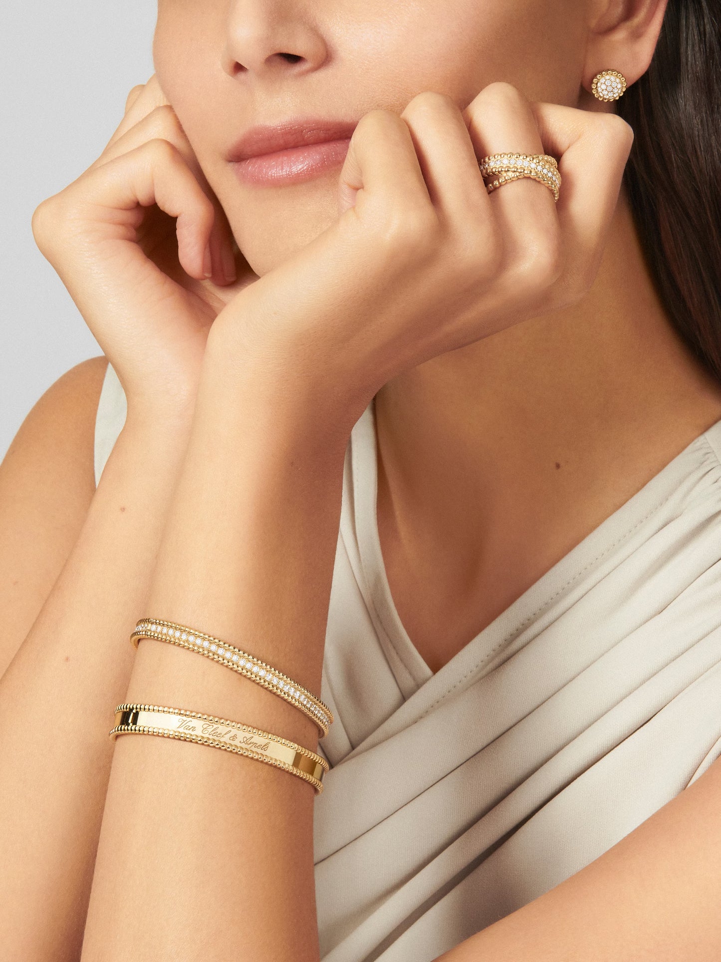 Perlée diamonds duo ring, 18K yellow gold, round diamonds.