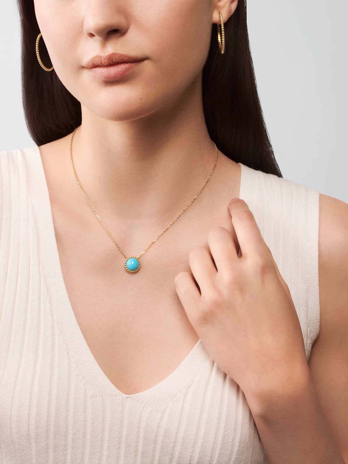 Perlée couleurs pendant, 18K yellow gold, turquoise.