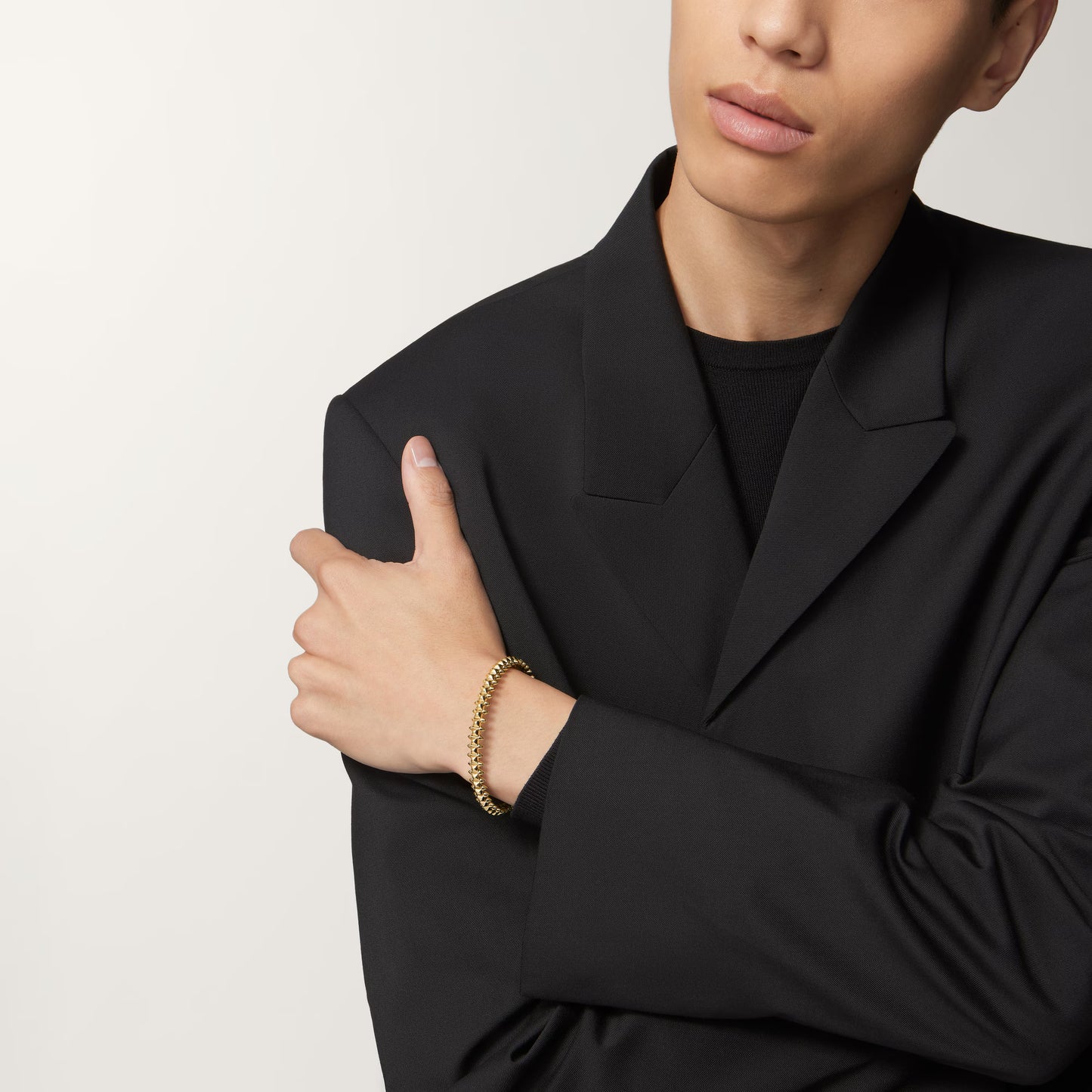 Clash de Cartier bracelet 18K yellow gold, medium model.