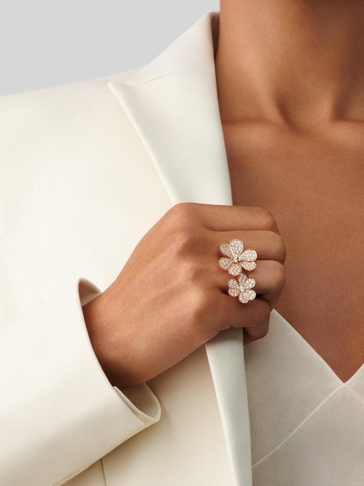 Pure Frivole Between the Finger ring, 18K rose gold, round diamonds