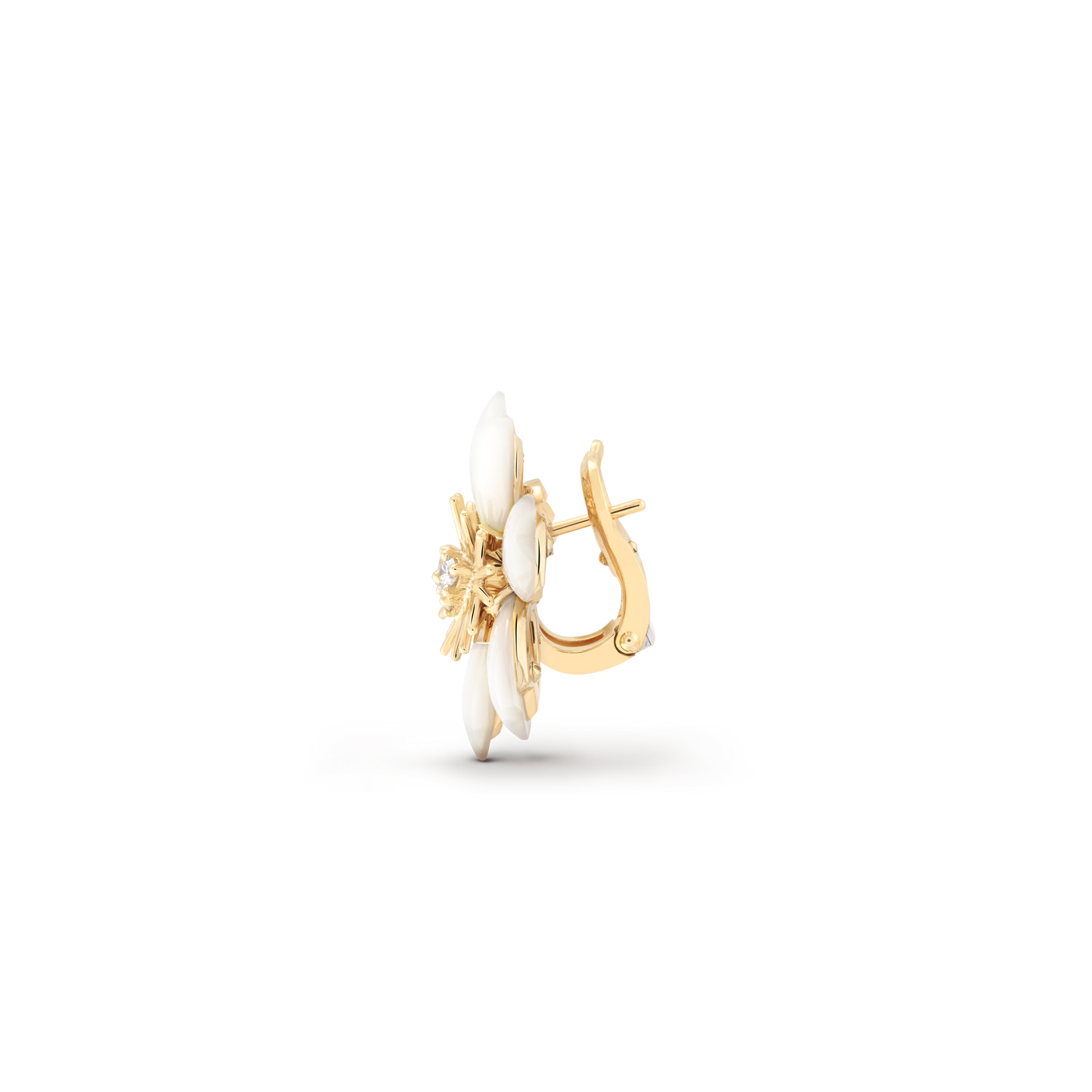 Rose de Noël earrings, mini model, 18K yellow gold, white mother-of-pearl, round diamonds.