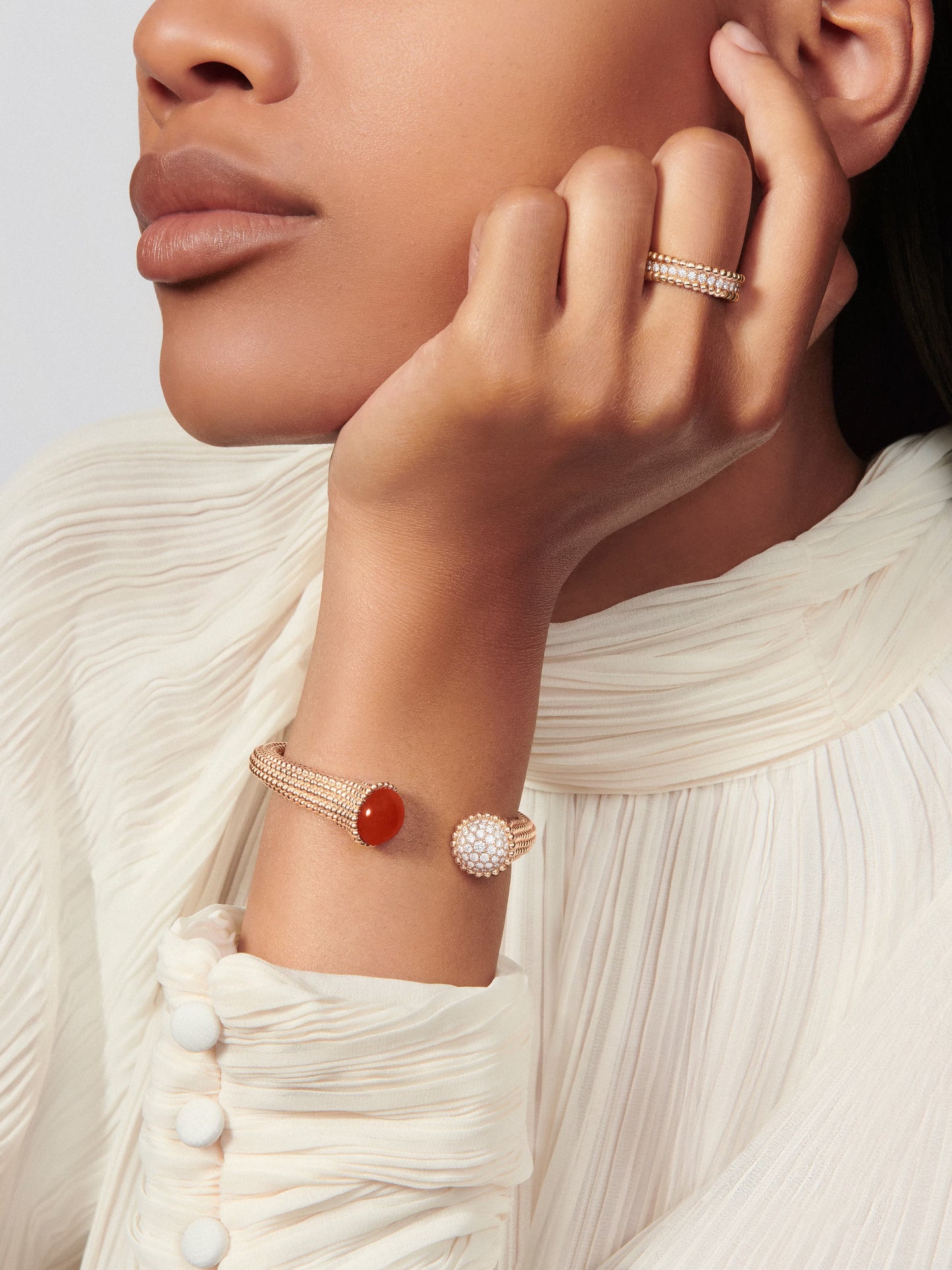 Perlée couleurs bracelet, 18K rose gold, carnelian, round diamonds, medium model.