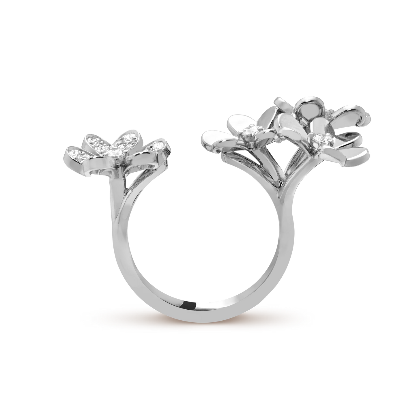 Frivole Between the Finger ring, rhodium plated 18K white gold, round diamonds.