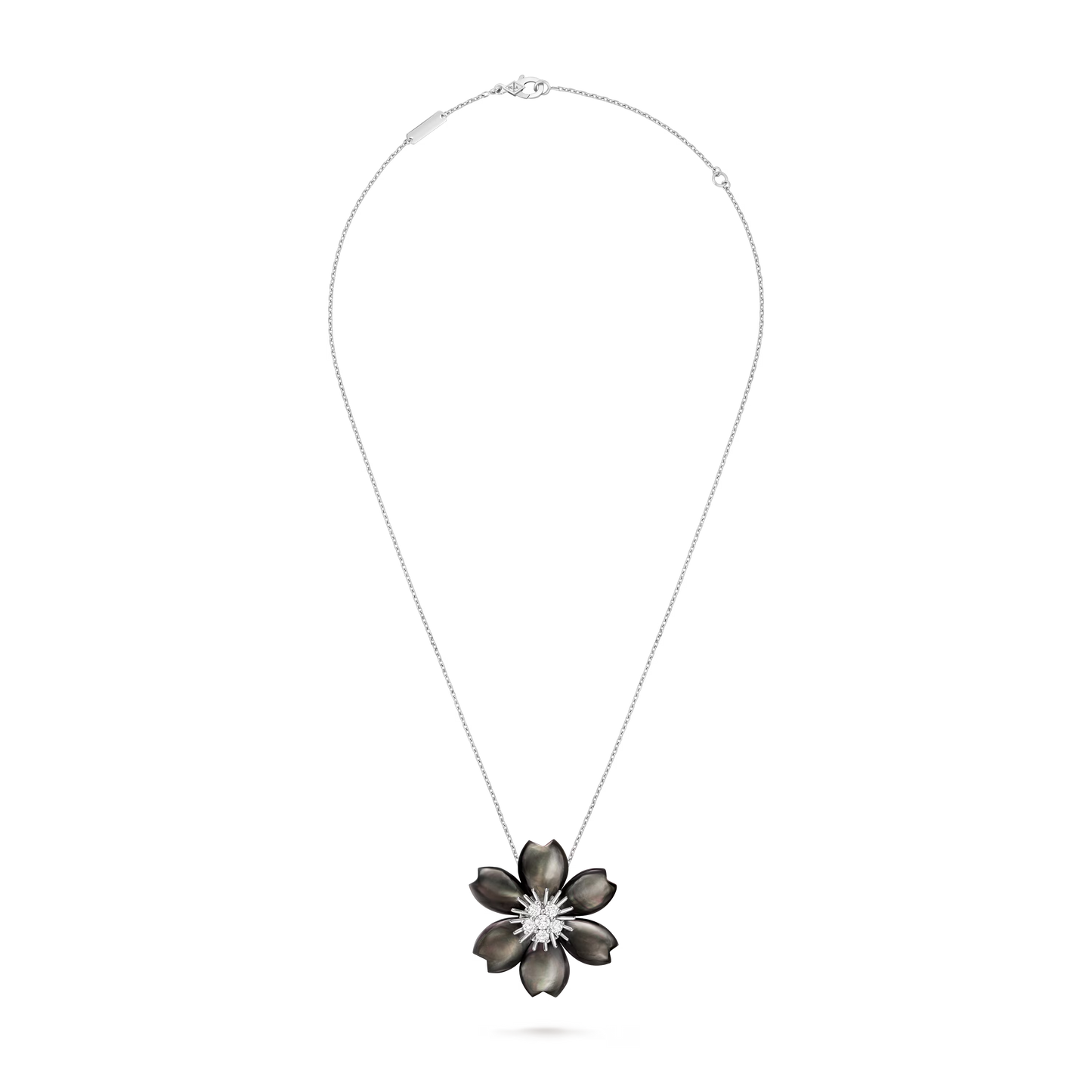 Rose de Noël clip pendant, small model, rhodium plated 18K white gold, gray mother-of-pearl, round diamonds.