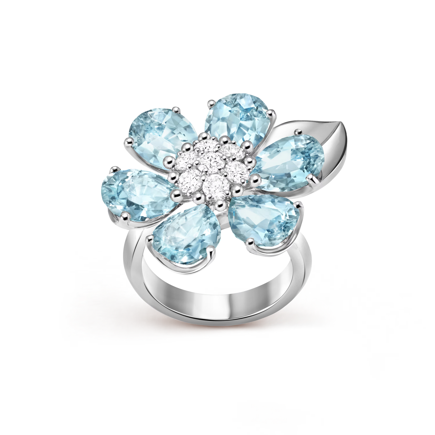 Fleurs d’Hawaï ring, large model, 18K white gold, aquamarines, round diamonds.