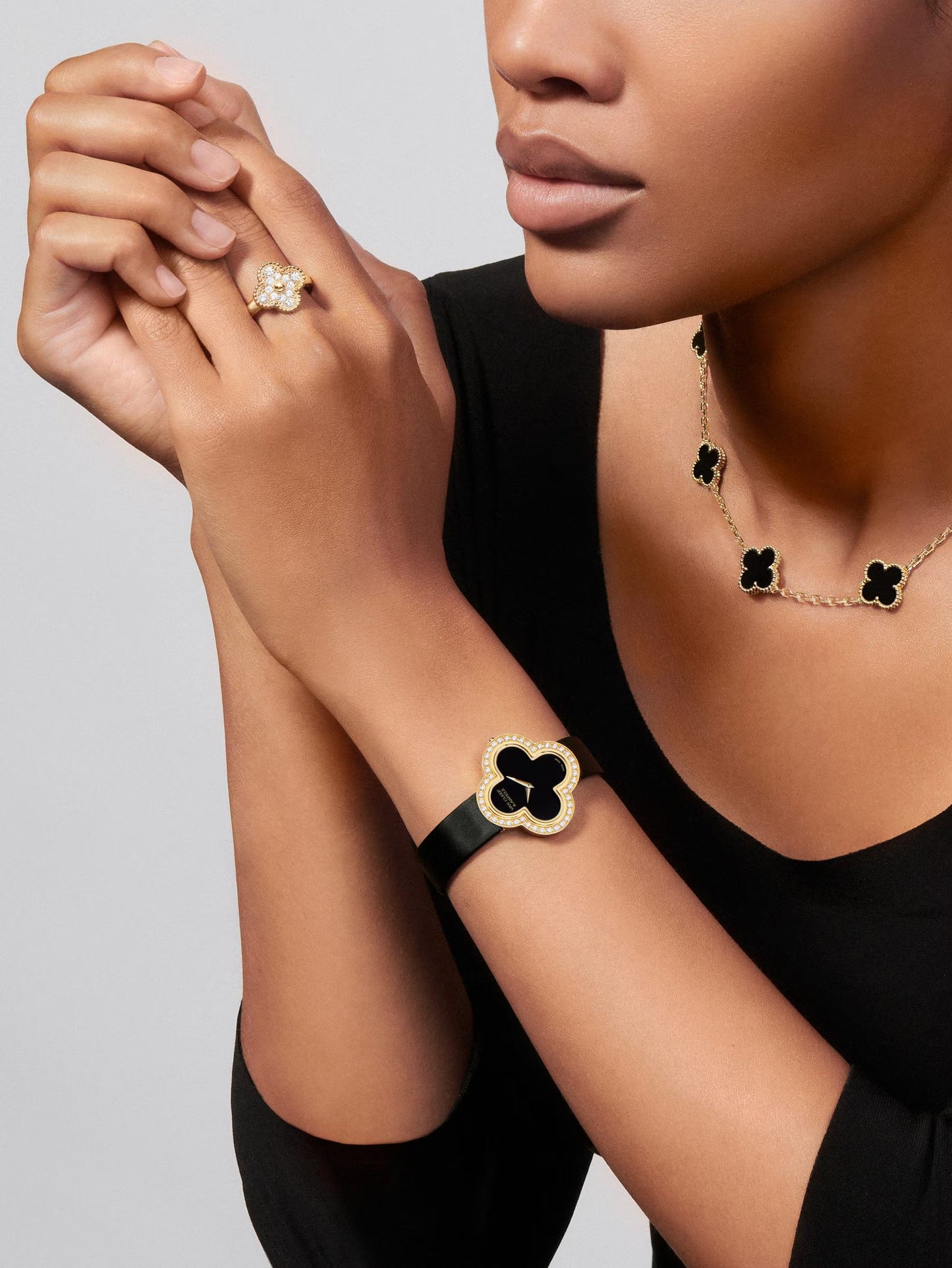 Vintage Alhambra necklace, 10 motifs, 18K yellow gold, onyx.