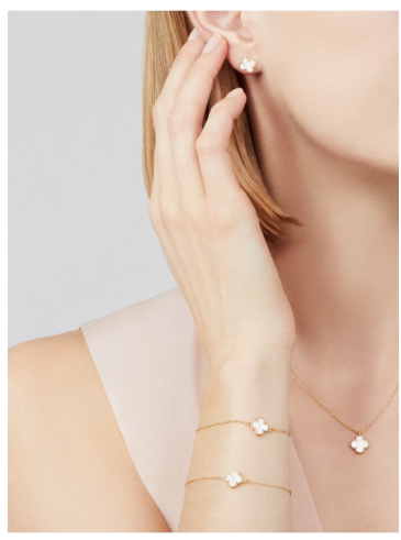 Sweet Alhambra bracelet. 18K yellow gold, Mother-of-pearl