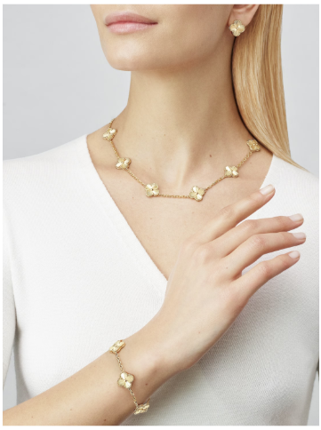 Vintage Alhambra bracelet, 5 motifs, guilloché 18K yellow gold.