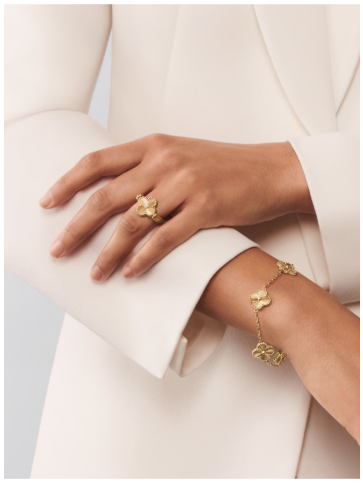 Vintage Alhambra bracelet, 5 motifs, guilloché 18K yellow gold.