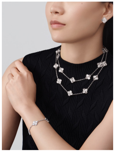 Vintage Alhambra bracelet, 5 motifs, guilloché, 18K white gold.
