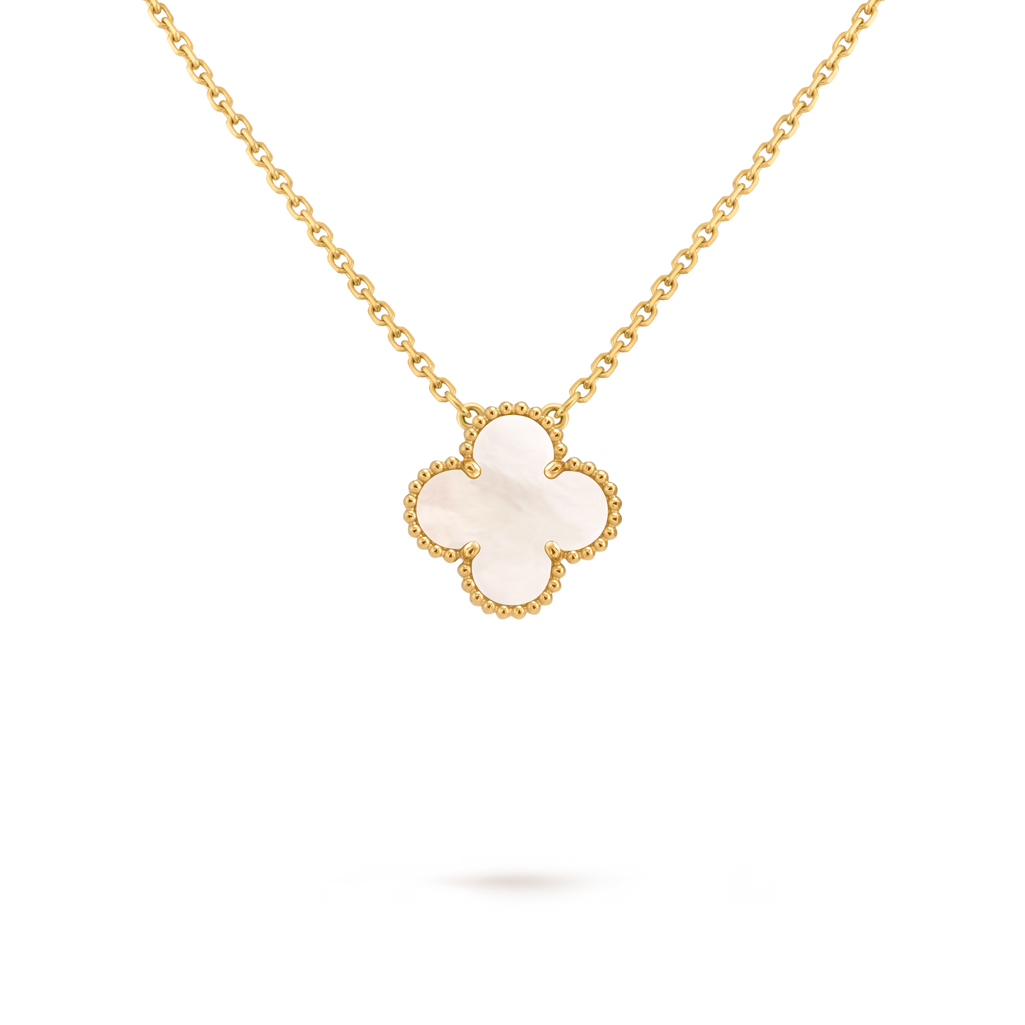 Vintage Alhambra pendant, 18K yellow gold, white mother-of-pearl.