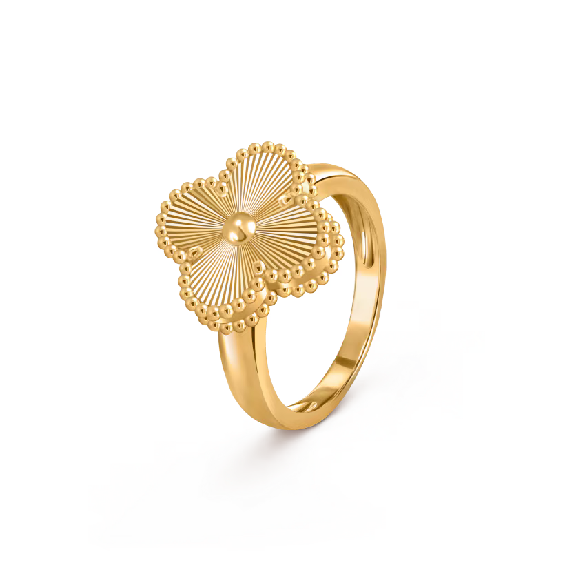 Vintage Alhambra ring, guilloché 18K yellow gold.