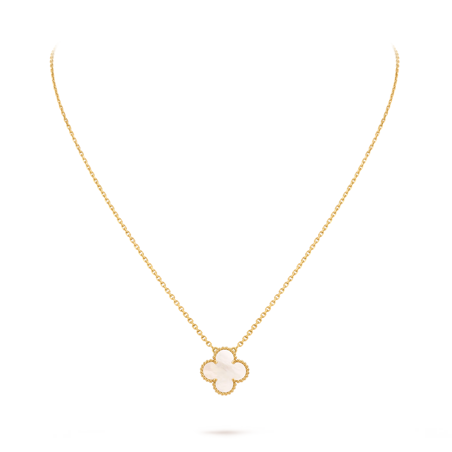 Vintage Alhambra pendant, 18K yellow gold, white mother-of-pearl.